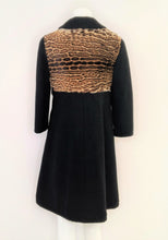 Charger l&#39;image dans la galerie, Structured Black &amp; leopard Jackie O. Coat
