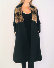 Charger l&#39;image dans la galerie, Structured Black &amp; leopard Jackie O. Coat
